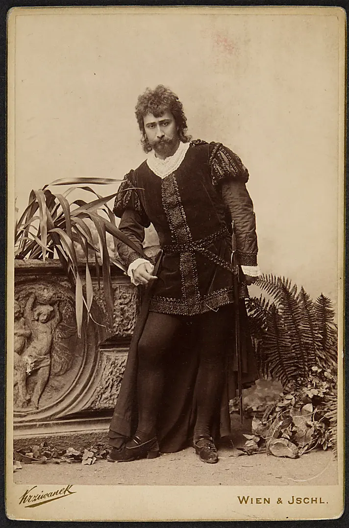 Josef Ritter, Verweis auf Stücktitel: Hamlet