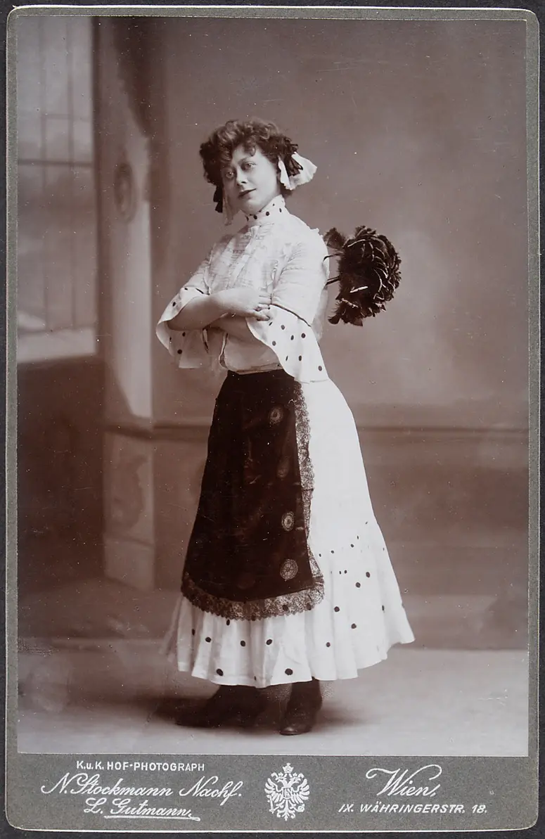 Mila Theren