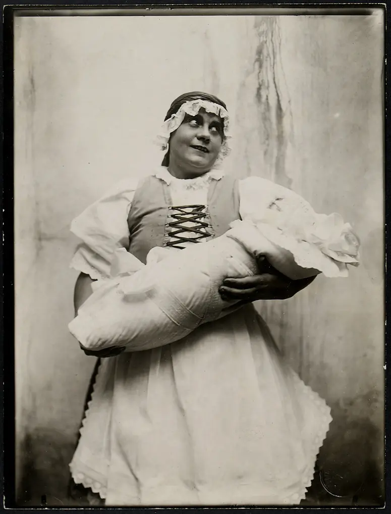 Annie Rosar