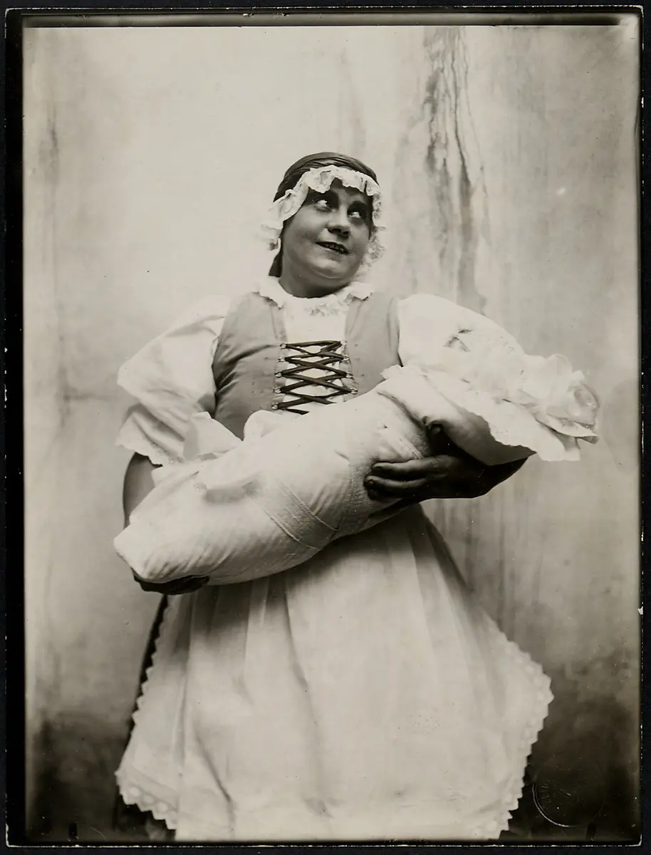 Annie Rosar