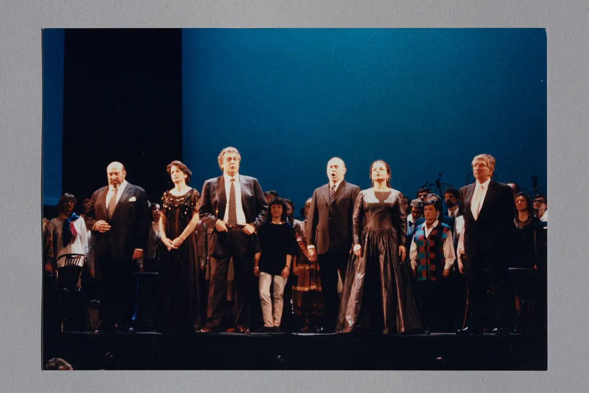 Plácido Domingo, Verweis auf Stücktitel: Ein Haus gedenkt nach 50 Jahren