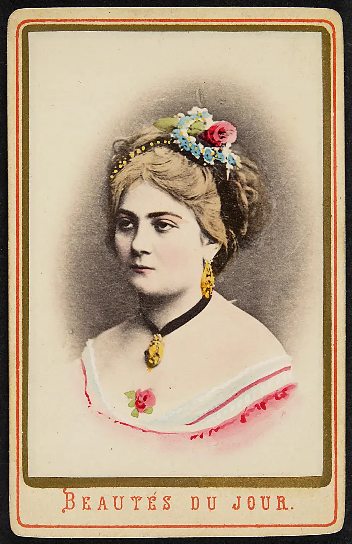 Elise Bach