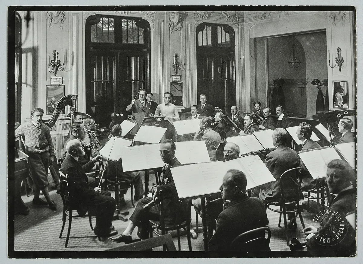 Oscar Straus, Verweis auf Stücktitel: Marietta