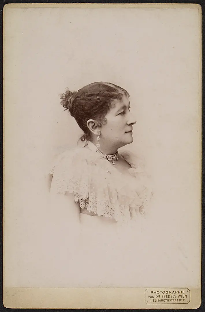 Charlotte Wolter