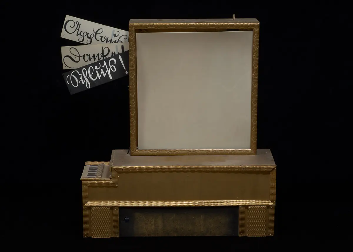 Farbenklavier, Verweis auf Stücktitel: Das Farbenklavier