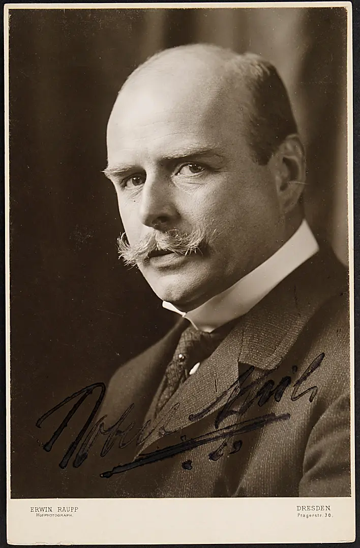 Robert Nhil