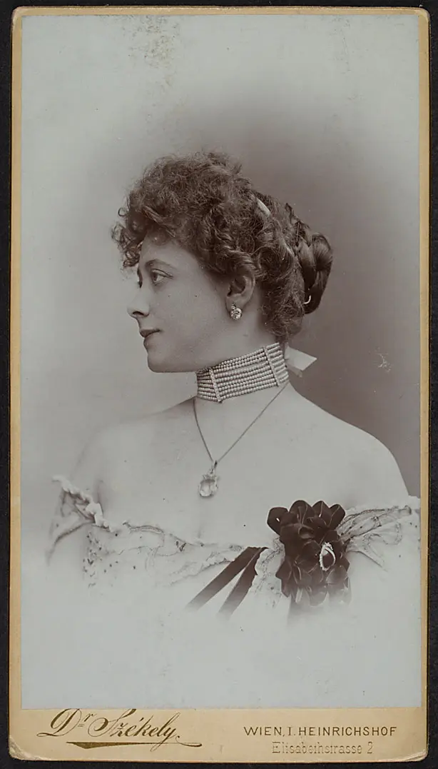Mila Theren