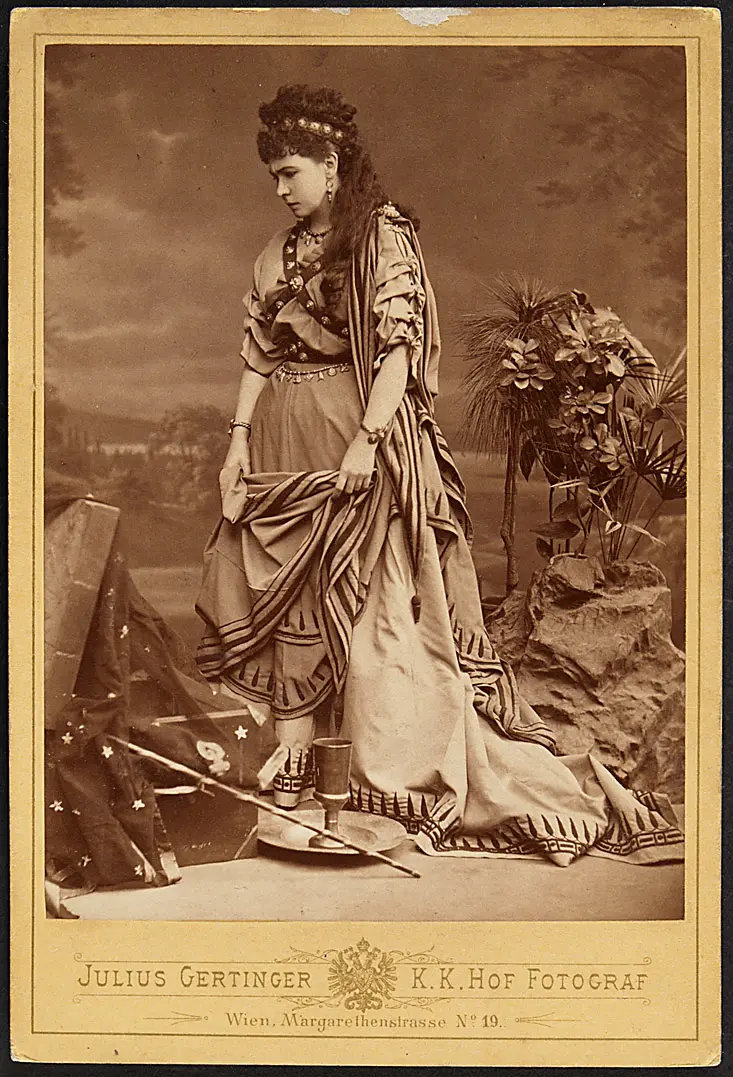 Marie Geistinger, Verweis auf Stücktitel: Medea