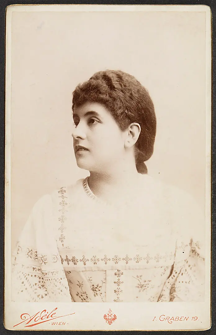 Marie Renard, Verweis auf Stücktitel: Eugen Onegin