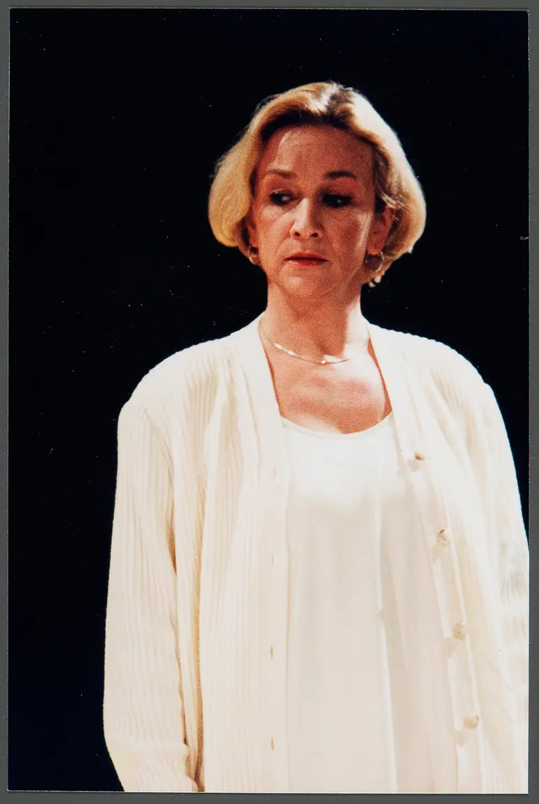 Cornelia Lippert, Verweis auf Stücktitel: Das Geschenk der Gorgo