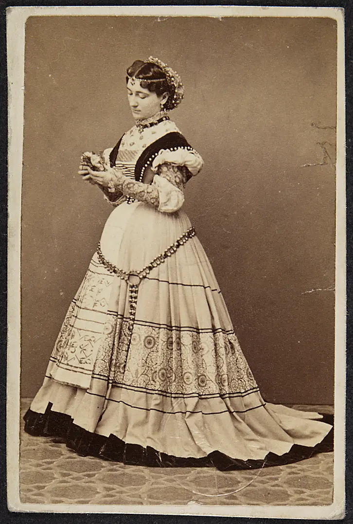Charlotte Wolter