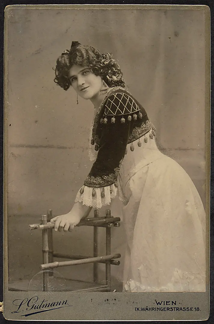 Clara Musil, Verweis auf Stücktitel: Carmen