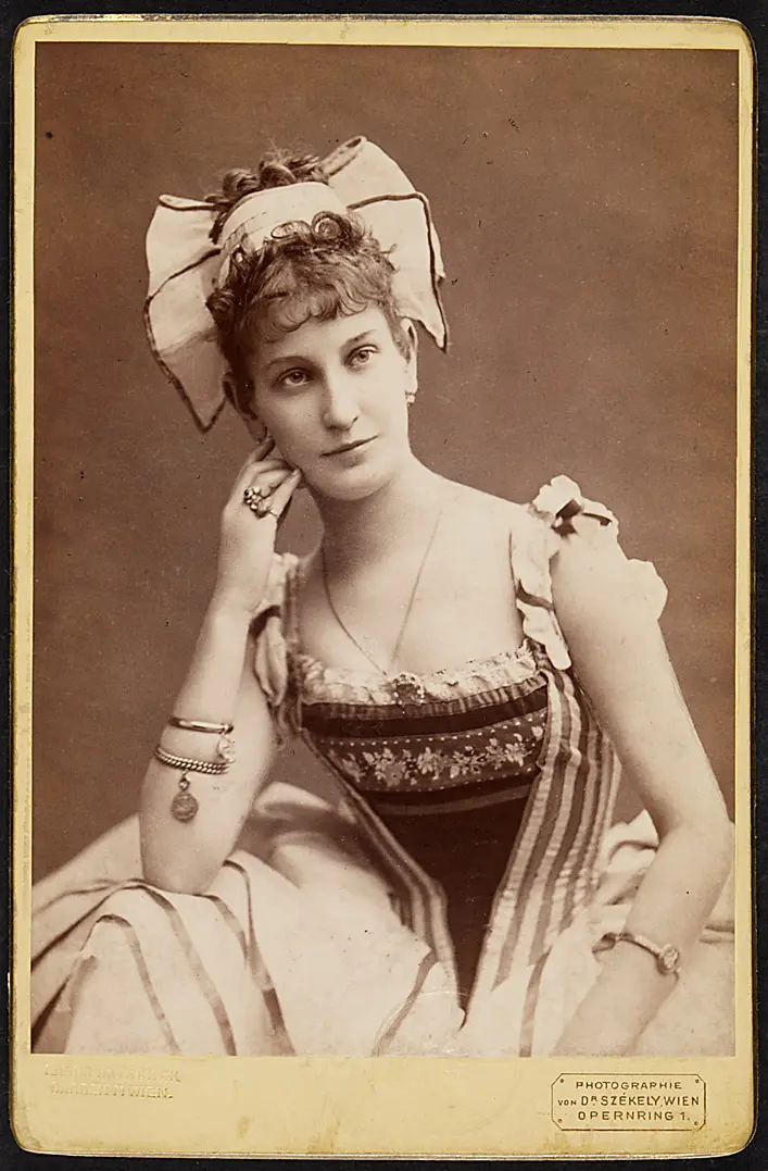 Fanny Well, Verweis auf Stücktitel: Das schlecht gehütete Mädchen