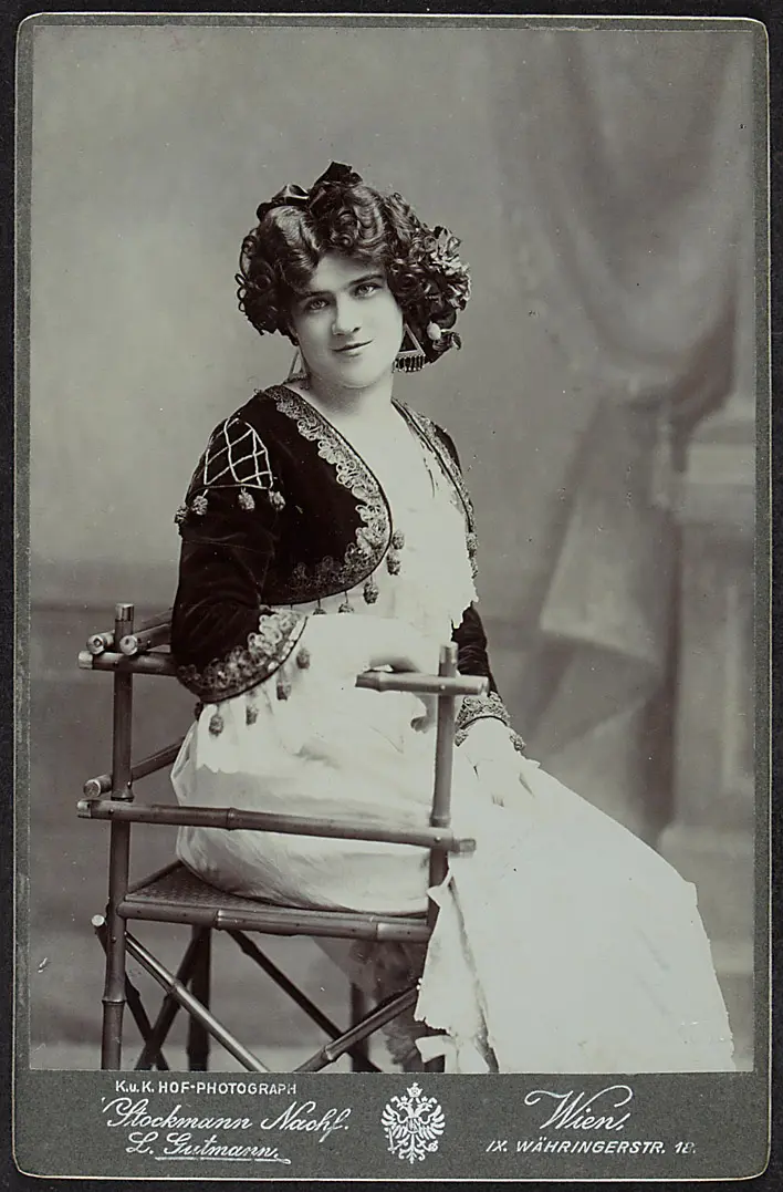Clara Musil, Verweis auf Stücktitel: Carmen