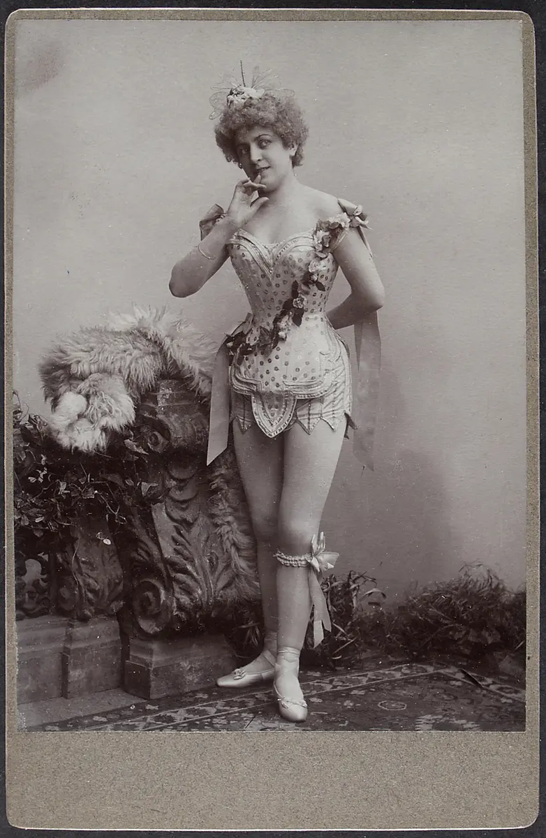 Anna Erich, Verweis auf Stücktitel: Amor auf Reisen