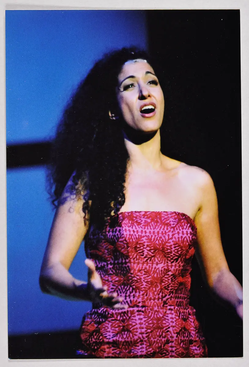 Miriam Sharoni, Verweis auf Stücktitel: West Side Story