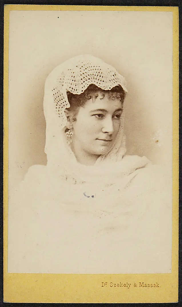 Charlotte Wolter
