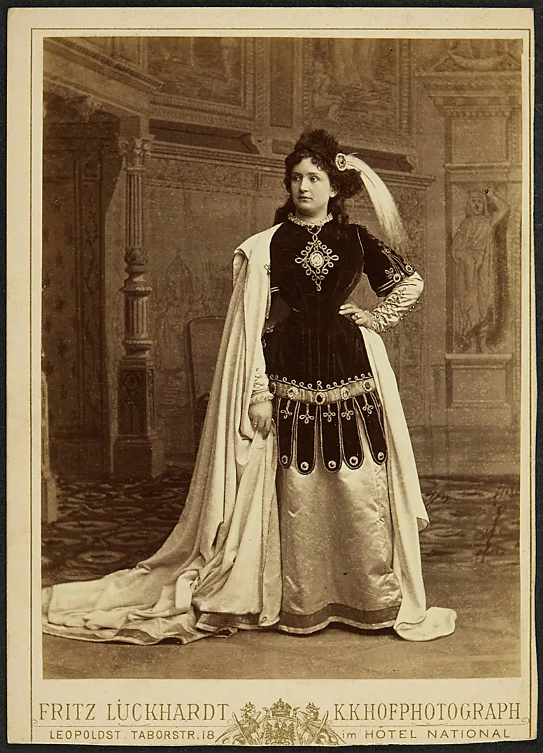 Katharina Frank, Verweis auf Stücktitel: Demetrius