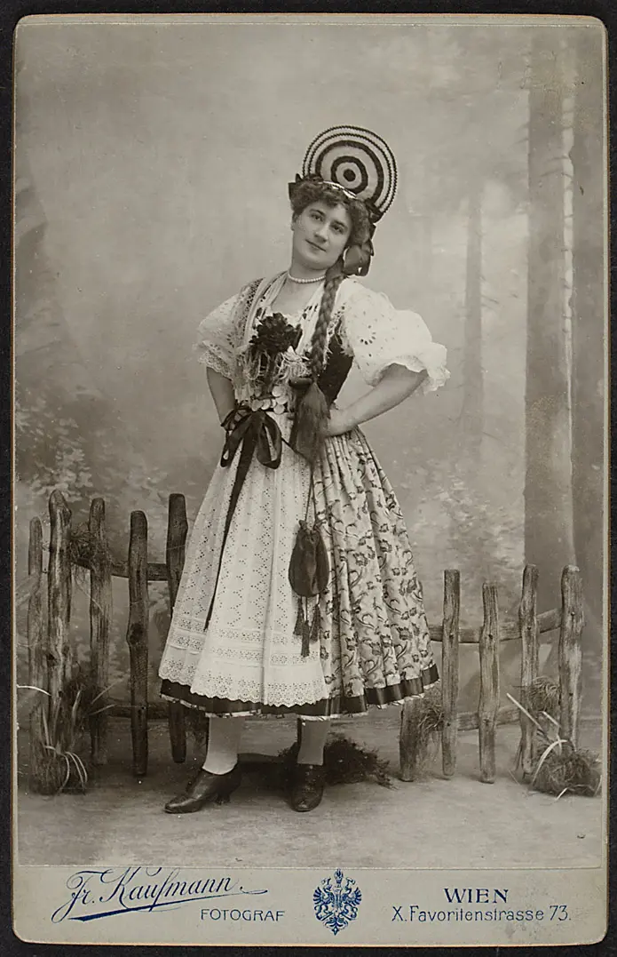 Mizzi Zwerenz, Verweis auf Stücktitel: Die Schützenliesel