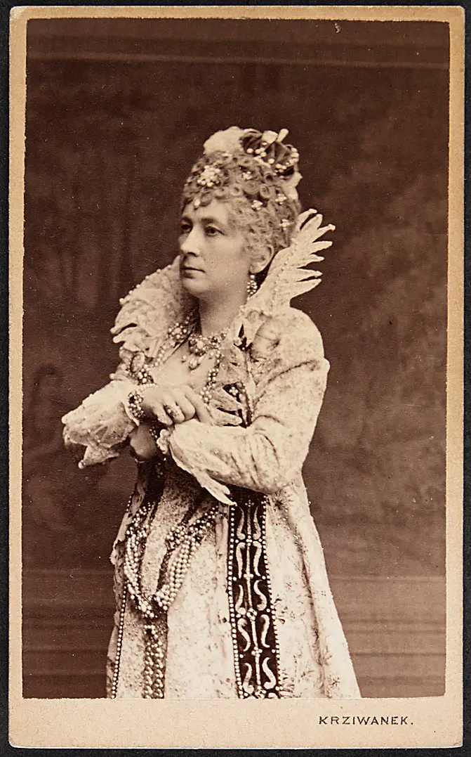 Charlotte Wolter