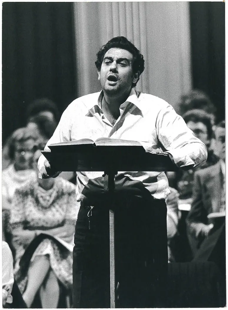 Placido Domingo, Verweis auf Stücktitel: Il Giuramento