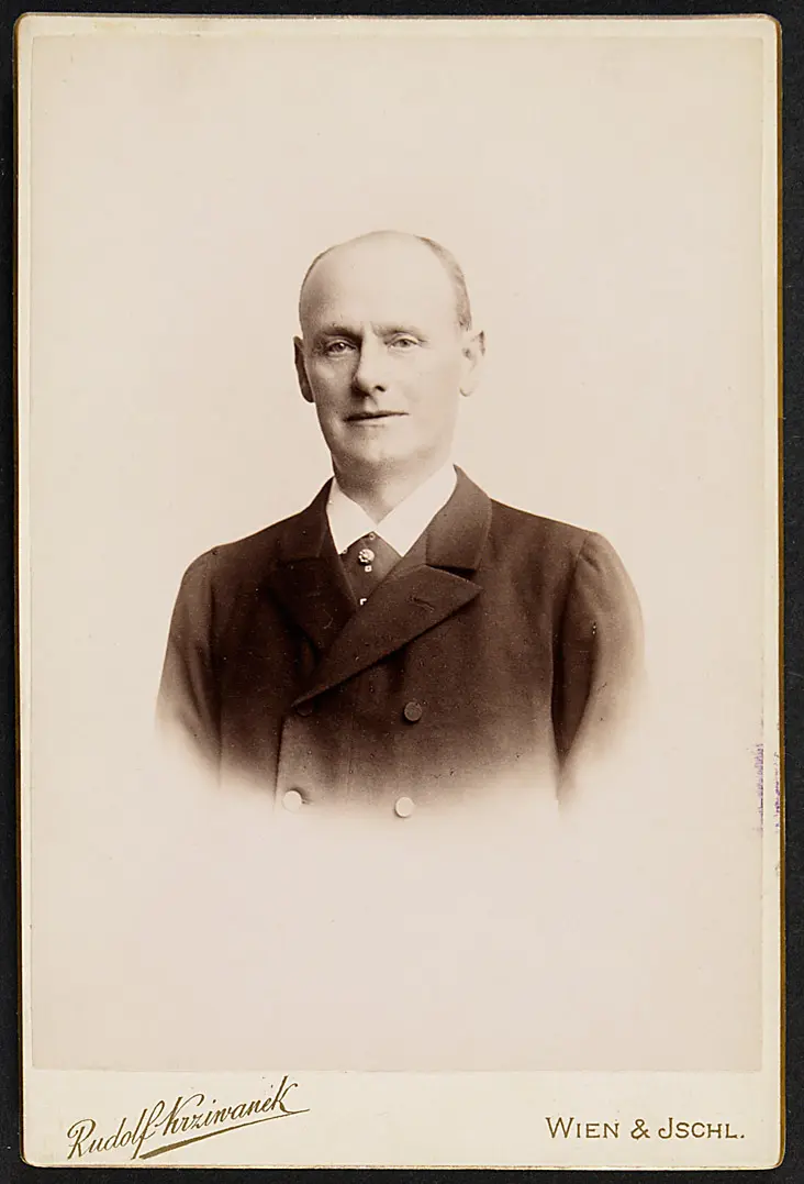Hermann Schöne