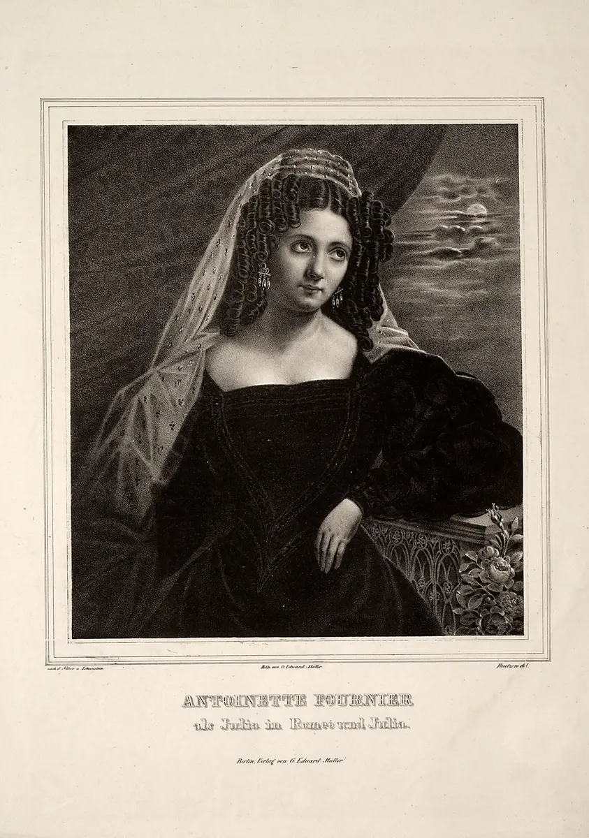Antonie Fournier, Titel in Vorlageform: Antoinette Fournier als Julia in Romeo und Julia, Verweis auf Stücktitel: Romeo und Julia