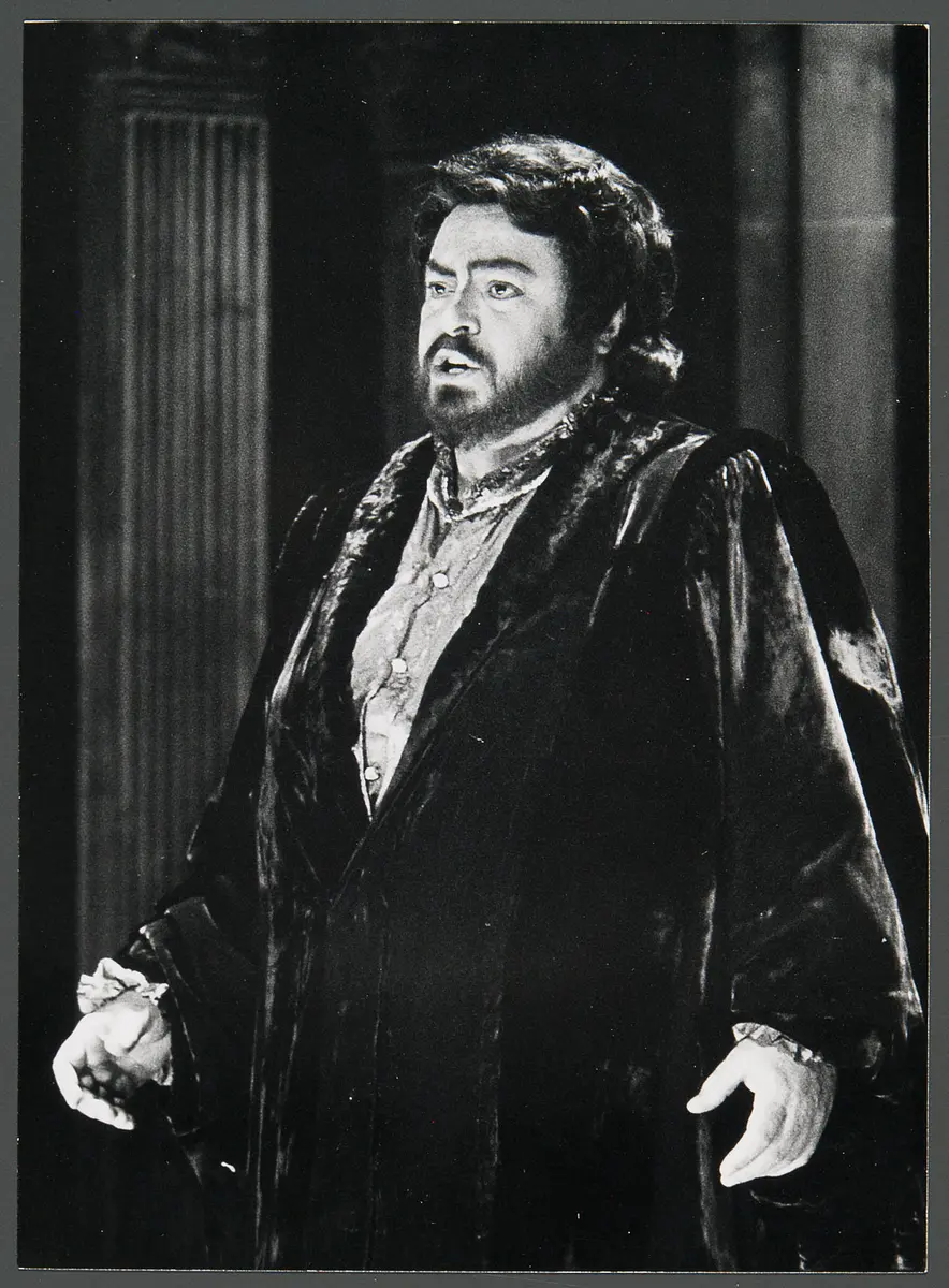 Luciano Pavarotti, Verweis auf Stücktitel: Un ballo in maschera