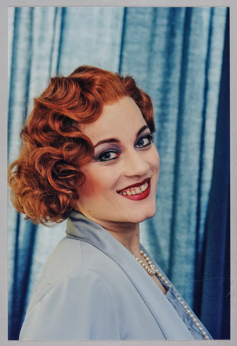 Regina Schörg, Verweis auf Stücktitel: Die Fledermaus