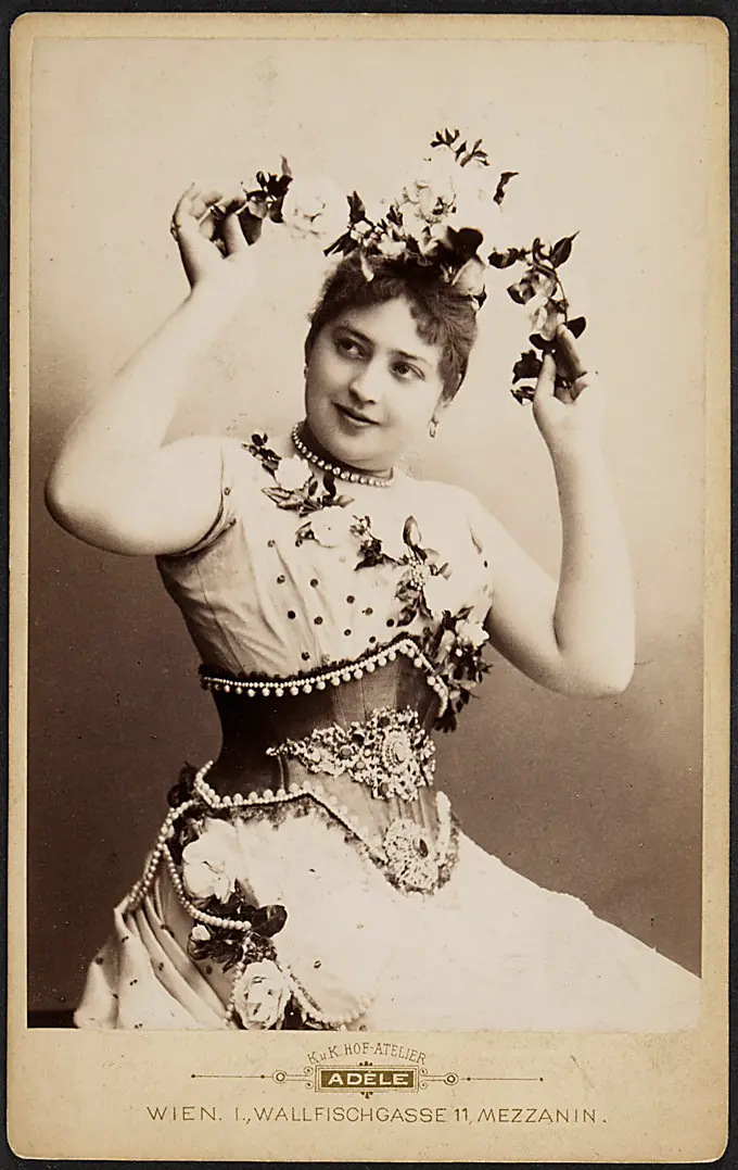 Lola Beeth, Verweis auf Stücktitel: Tannhäuser