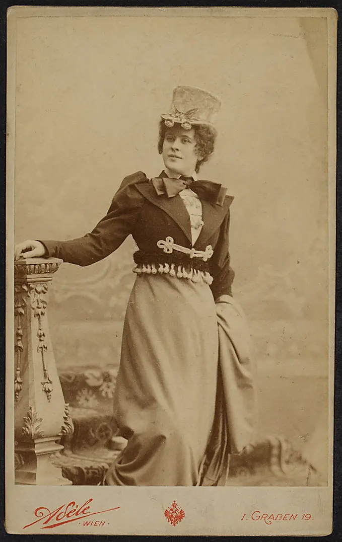 Helene Odilon, Verweis auf Stücktitel: Madame Sans-Gene
