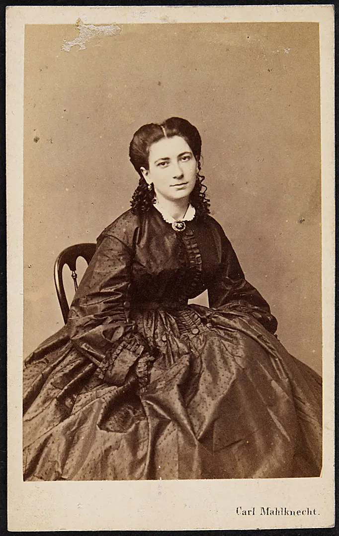Charlotte Wolter