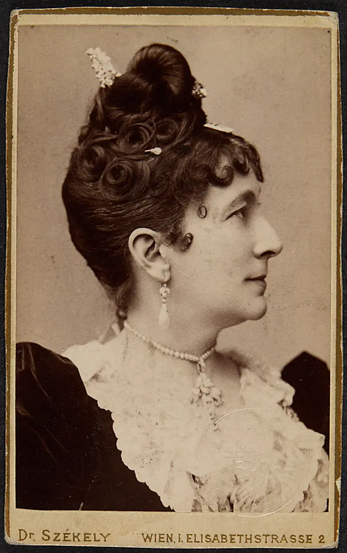 Charlotte Wolter