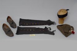 Zwölf Mädchen in Uniform