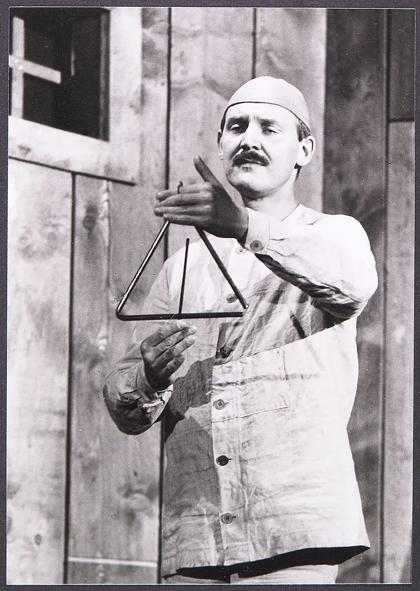 Wolfgang Hübsch, Verweis auf Stücktitel: Every Good Boy