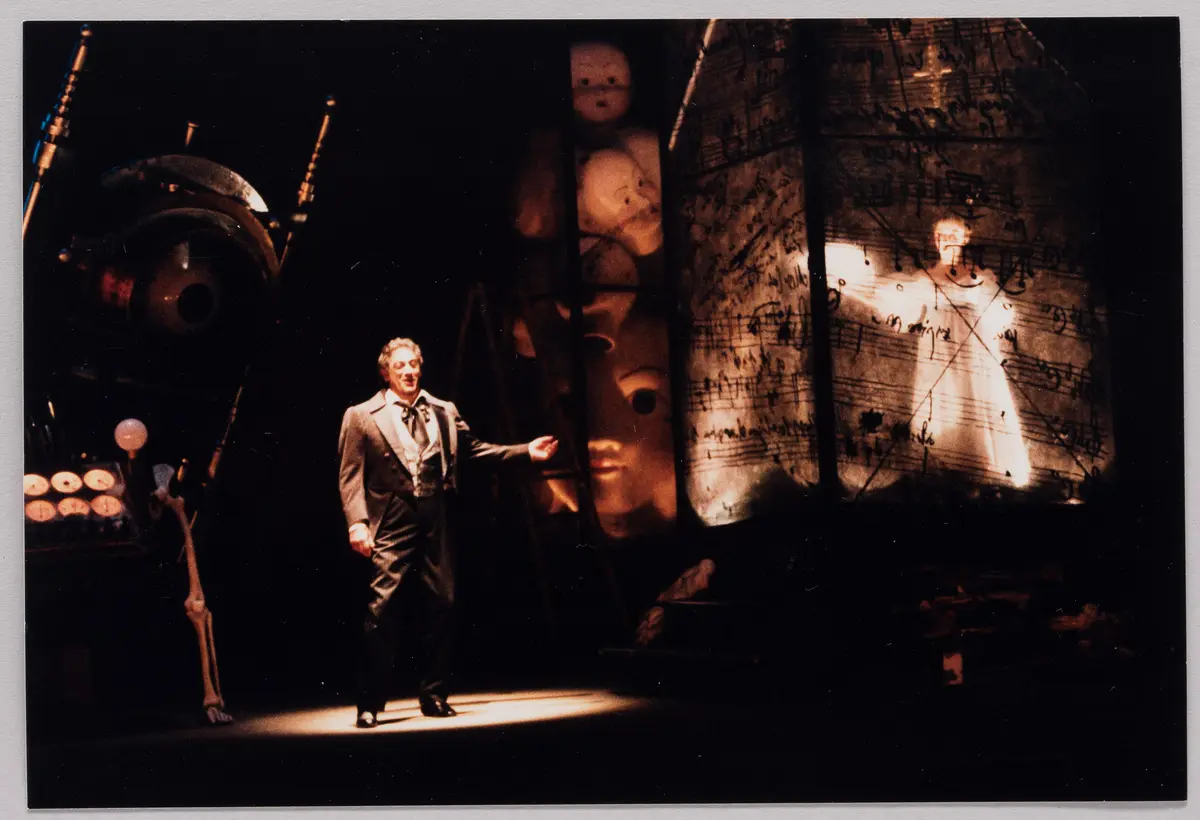 Plácido Domingo, Verweis auf Stücktitel: Hoffmanns Erzählungen