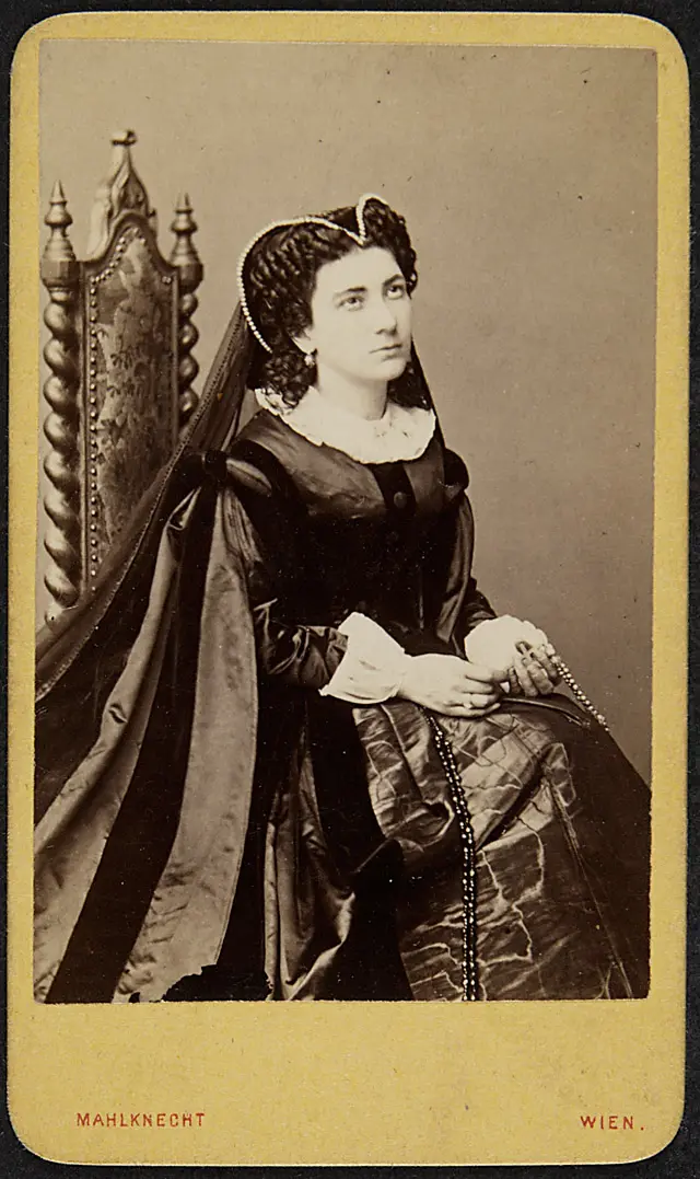 Charlotte Wolter