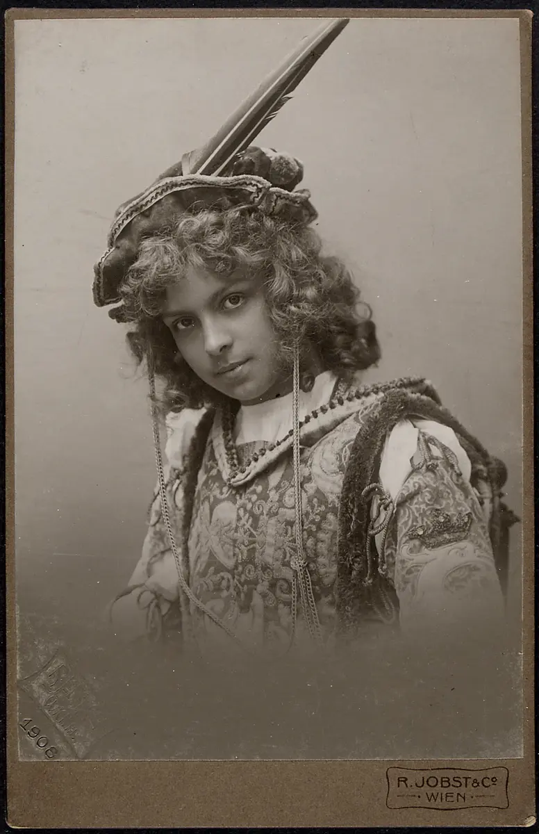 Tilly Kutschera, Verweis auf Stücktitel: Renaissance