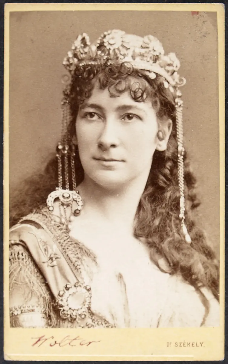 Charlotte Wolter