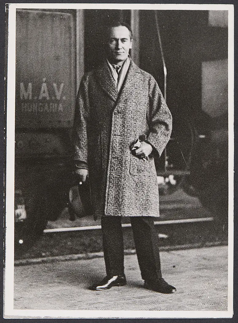 Maurice Decobra