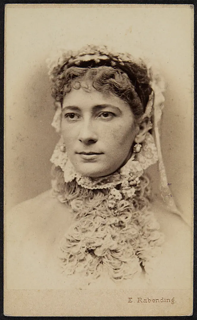 Charlotte Wolter