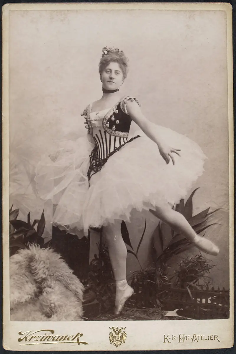 unbekannte Balletttänzerin