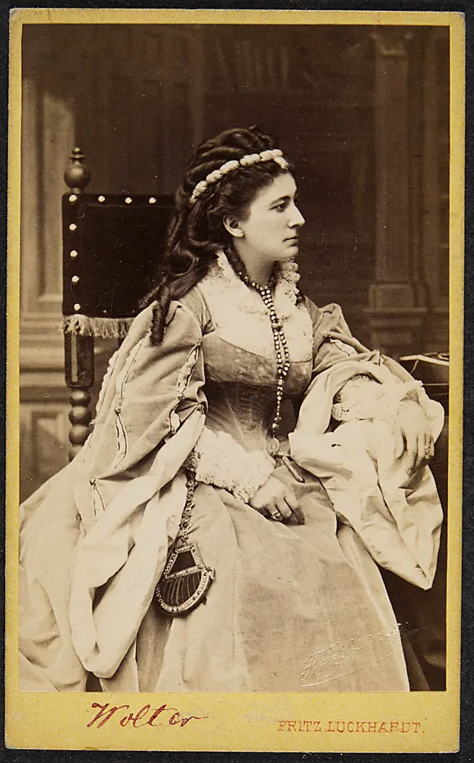 Charlotte Wolter
