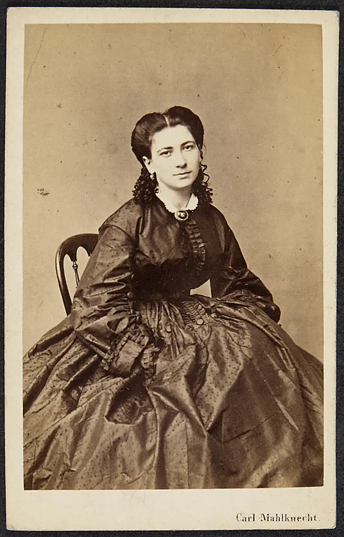 Charlotte Wolter