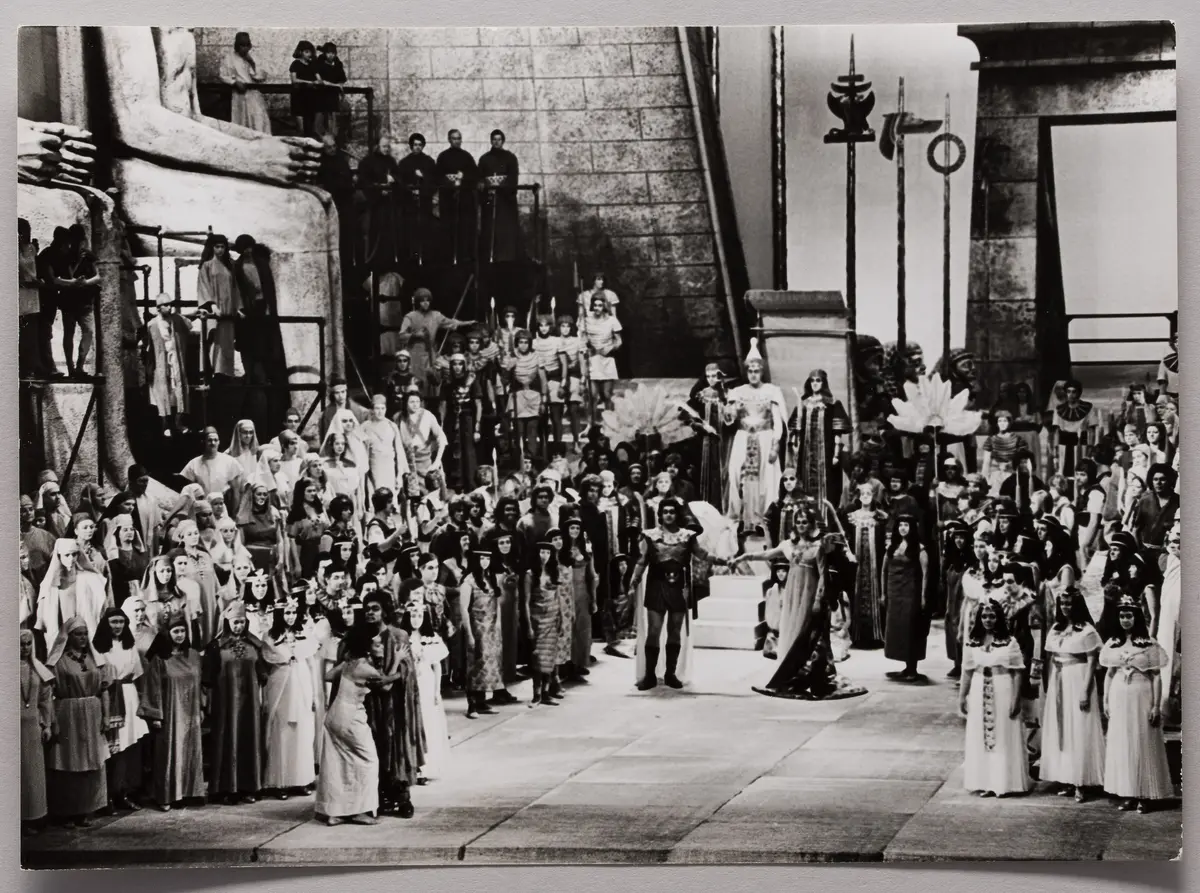 Plácido Domingo, Verweis auf Stücktitel: Aida