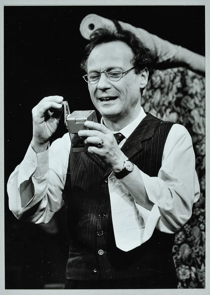 Thomas Stolzeti, Verweis auf Stücktitel: Die Fee