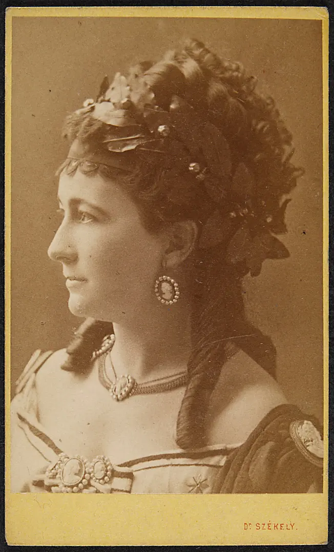 Charlotte Wolter