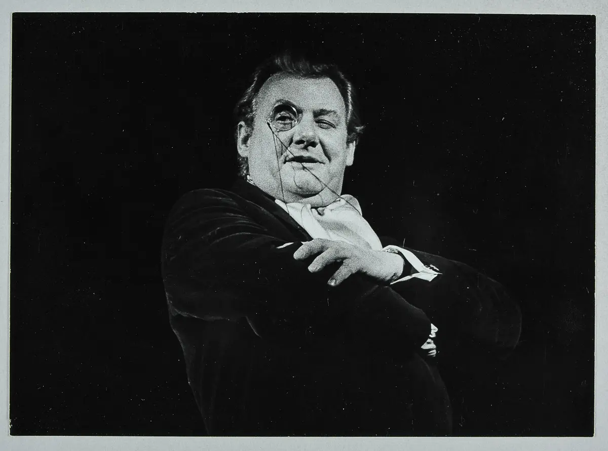 Rudolf Strobl, Verweis auf Stücktitel: Draußen vor der Tür