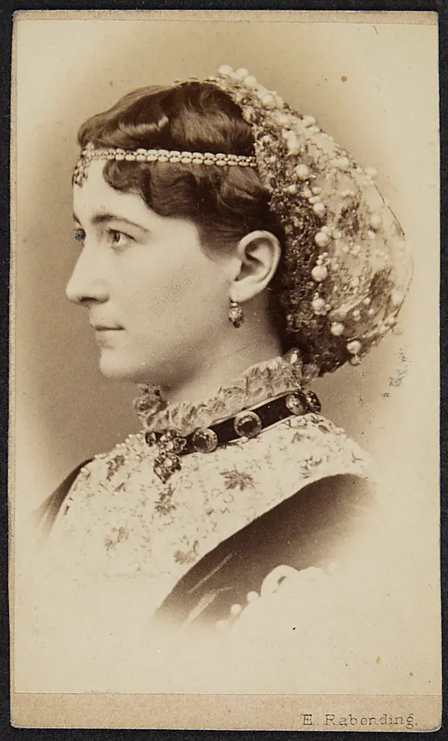 Charlotte Wolter