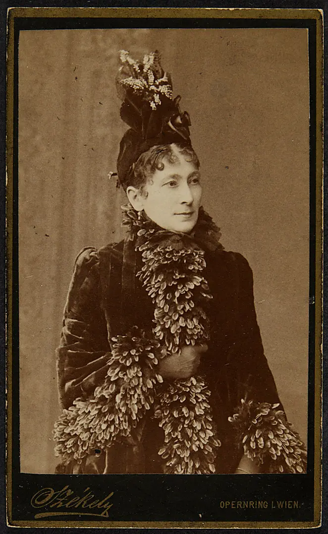 Charlotte Wolter